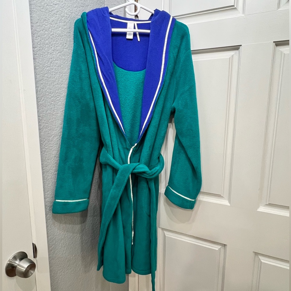 Sleep Chic comfy plush bathrobe